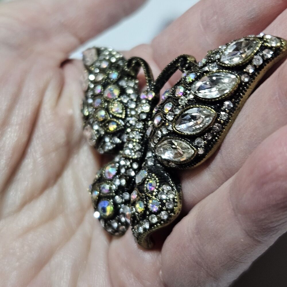 Vintage Gold Tone Aurora Borealis Clear Rhinestone Butterfly Sparkly Brooch - Picture 4 of 10